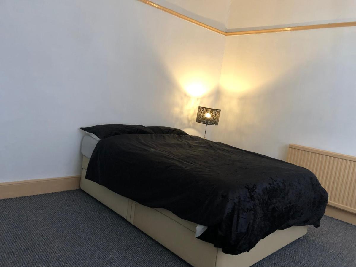 Shous Guest House Emersons Green Eksteriør billede